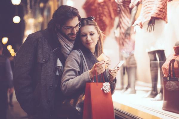 「彼の誕生日、何をあげる？」ふたりの仲がグッと深まるプレゼントの選び方