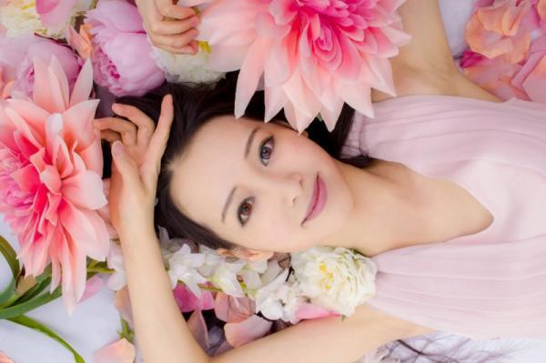 【まるで魔法】お肌のあらゆる悩みを解決できる話題の●●法って？