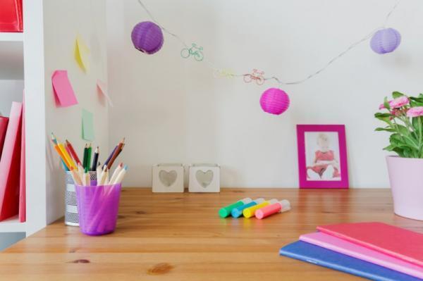 春にちょっぴり変えたい。職場でモテるOL女子の「モテデスク」を考えてみた！