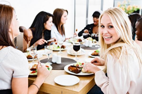 職場の飲み会で失敗してイメージダウン！みんなの体験談とは？