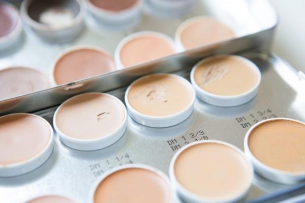 【無料】あなたが一番美しく見えるパーソナルカラーを自己診断する方法