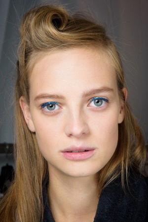 2016春夏シーズン最大のビューティートレンド「寒色アイメイク」に注目！