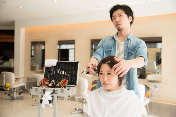 「鏡のなかの自分」と本当の自分はこんなに違う！印象のギャップを埋める方法