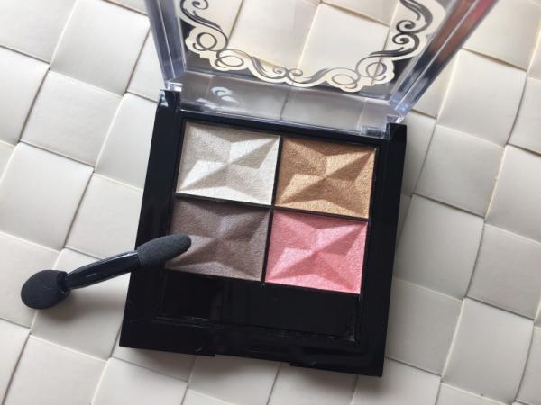 芸能人に学ぶ！2016年トレンドの大人可愛い「ふんわり眉」の作りかた