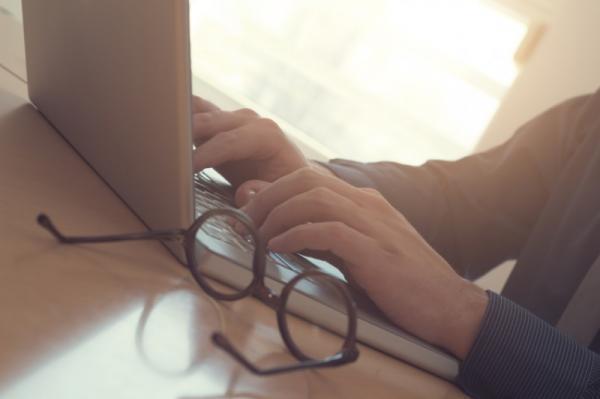 【幸運アップ？】いま数多の女性たちをトリコにする「こけし」の縁起物パワーとは？