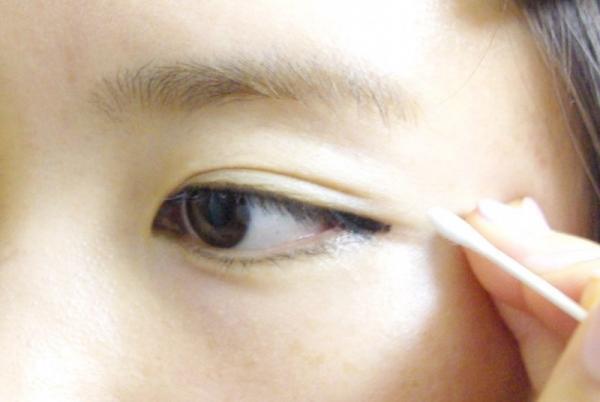 忙しい朝でもできる！キリッとした目元を作るアイメイクとは