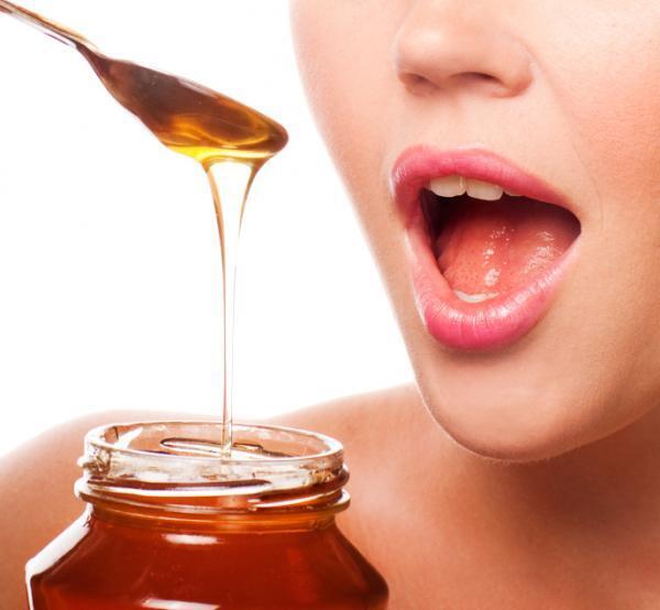 スプーン１杯で二日酔い対策!?簡単にハチミツで対策する方法とは