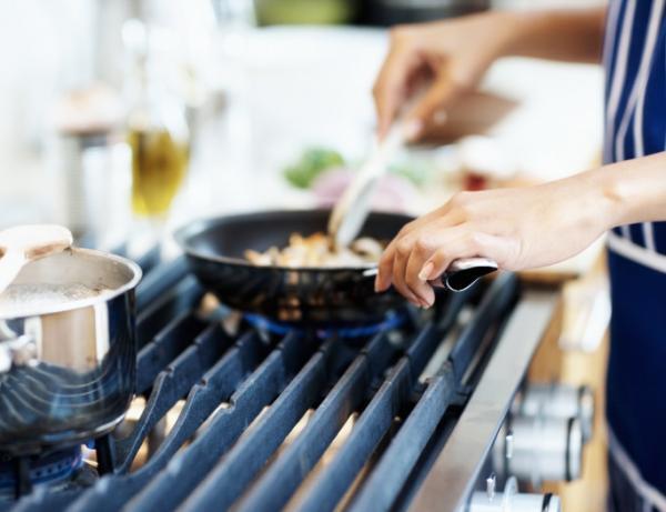 【神ワザ】一口コンロでもOK！「ニトスキ」で中華3品を同時に調理！