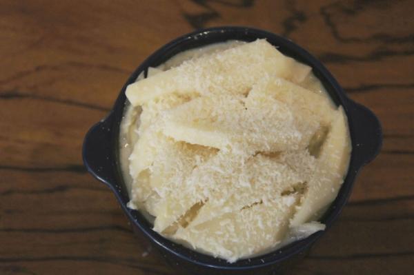 ホワイトソース不使用！ヘルシーな豆乳で作る「ジャガイモのグラタン風」