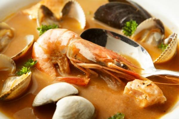 夏のイタリア気分！魚介をすこぶるおいしく食べられるアレンジパッツァとは？