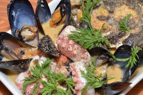 夏のイタリア気分！魚介をすこぶるおいしく食べられるアレンジパッツァとは？