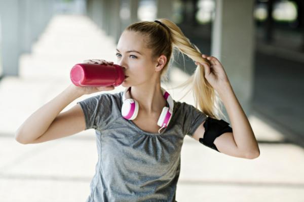 水に入れるだけ！あなたをきれいにするデトックスウォーターのレシピ