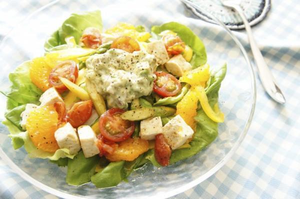 インスタで話題！一皿で一日分の栄養が摂れる「パワーサラダ」