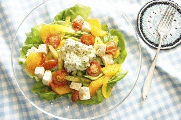 インスタで話題！一皿で一日分の栄養が摂れる「パワーサラダ」