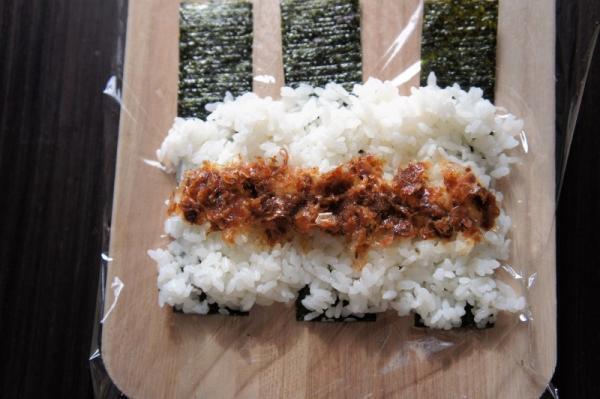 【ブーム到来】「おにぎらず」より手軽な「スティックおにぎり」とは？