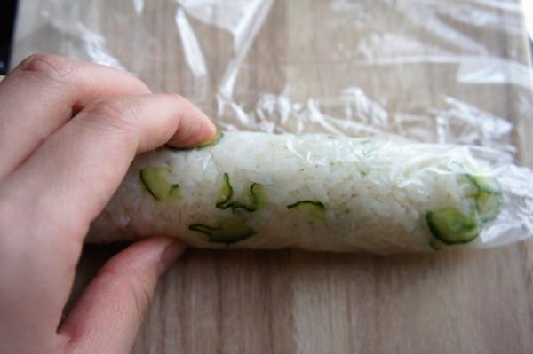 【ブーム到来】「おにぎらず」より手軽な「スティックおにぎり」とは？