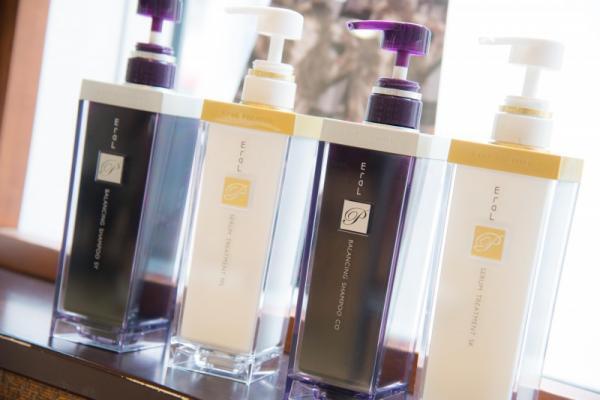 【自宅でエイジングケア】ヘア年齢を若くしよう！頭皮マッサージの方法