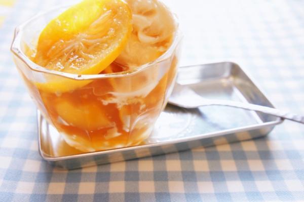 「無印良品」ホーロー保存容器で涼しげ”レモンティーゼリー”