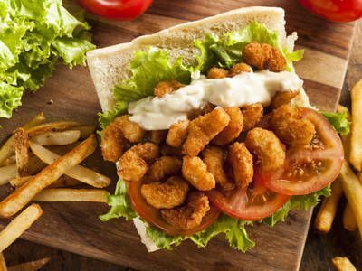 肉やフライもあり！メインディッシュなサンドイッチレシピ