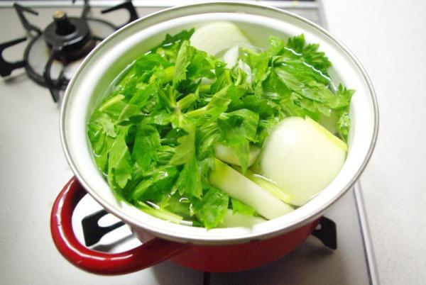 毎朝飲むスープで肌がぷるぷるに!?今すぐ試したい骨ブロスの効果とは？