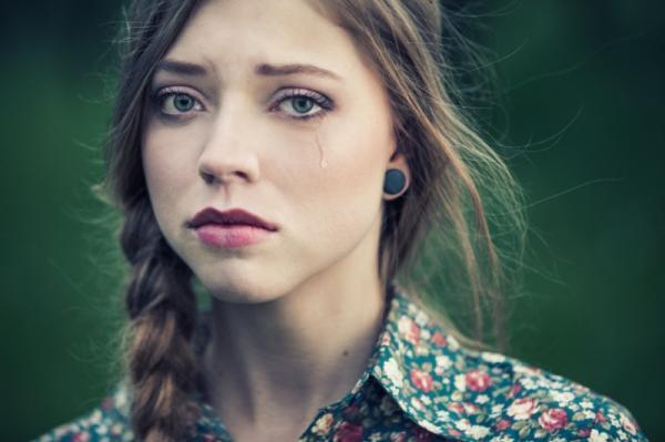 「好きでした…」ベッキーに見る、破れた恋の片付け方