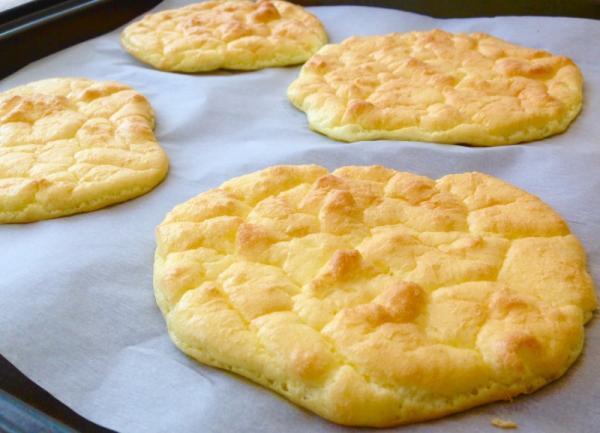 炭水化物ゼロ！米ブロガーに人気の”クラウド・ブレッド”を作ってみた