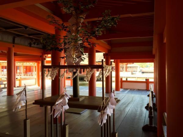 【神の島】聖地・女神が住まう「厳島神社」にココロとカラダを祓い清める旅を。