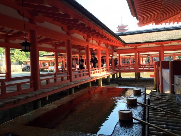 【神の島】聖地・女神が住まう「厳島神社」にココロとカラダを祓い清める旅を。