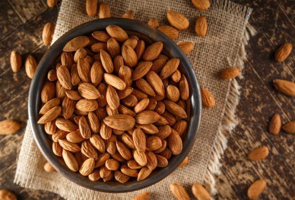 【脂肪燃焼スイーツ!?】セレブが毎朝食べる「アーモンドバター」とは