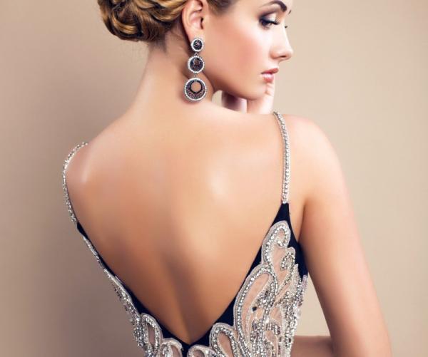 【めざせ背中美人！】ズボラでも出来る「背中ニキビ」撃退法とは？