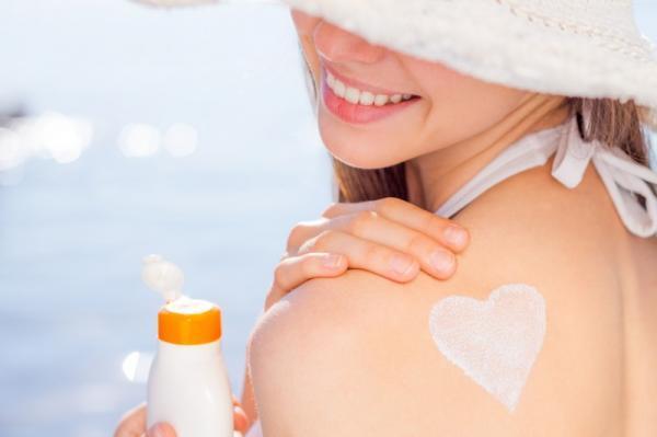 【めざせ背中美人！】ズボラでも出来る「背中ニキビ」撃退法とは？