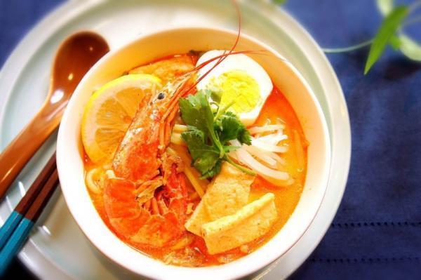 100杯以上食べたプロが指南！話題の「シンガポールラクサ」レシピ