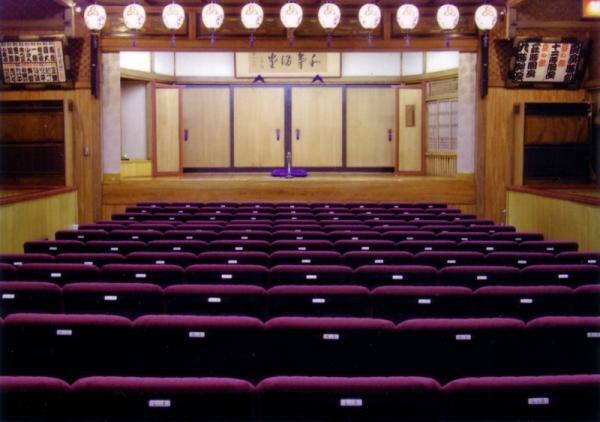 仕事帰りに立ち寄れる。ビギナー”落語女子”におすすめの落語スポット3