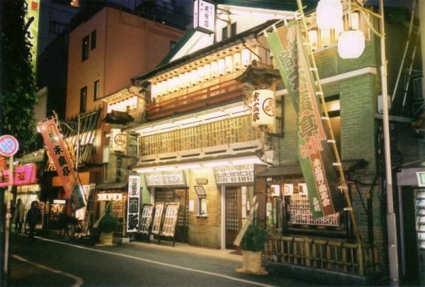 仕事帰りに立ち寄れる。ビギナー”落語女子”におすすめの落語スポット3