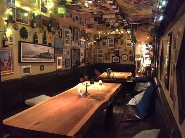 仕事に全力だと恋愛ができない？いま大人気の外国人バーで、悩み相談してきた！