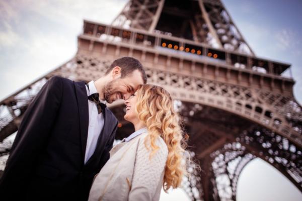 仕事に全力だと恋愛ができない？いま大人気の外国人バーで、悩み相談してきた！