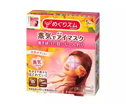 【長距離フライトでも快適！】女子が機内に持ち込むべきアイテム7選