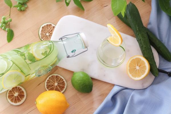 水に入れるだけ！あなたをきれいにする夏野菜デトックスウォーター