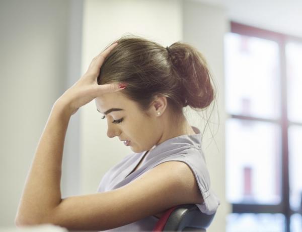 【ストレスたまる…】職場で嫌いな人と上手くやっていくコツとは？