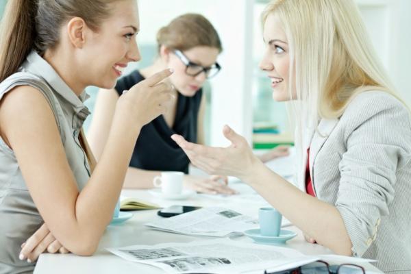 【ストレスたまる…】職場で嫌いな人と上手くやっていくコツとは？