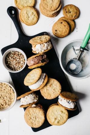 【かんたん贅沢】いつものアイスを◎◎で挟むと激ウマに！