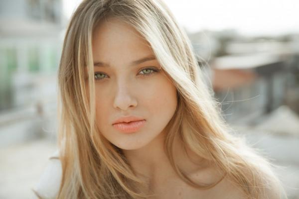 【肌サラサラぷるんっ】ベタつく夏こそ取りいれたい！美容オイル3選