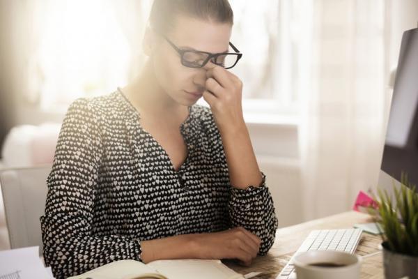 5歳も老けて見える！アンチエイジングの敵、◯◯の原因とは・・・？