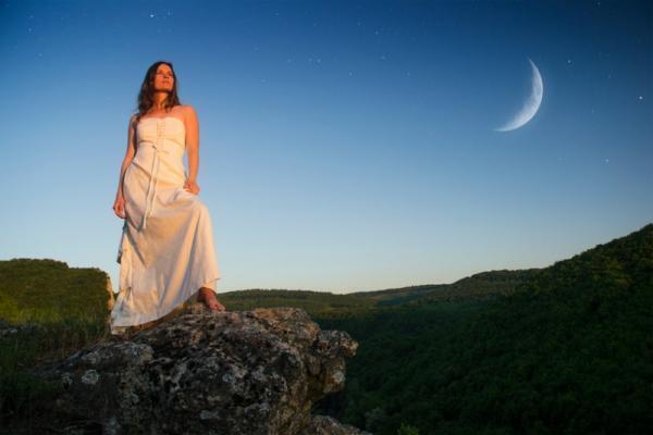 8月18日は運命激変の予感！あなたの運気の流れが変わる「月食」って？