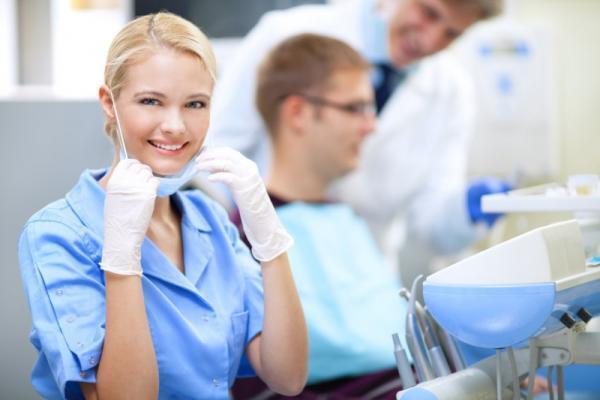 「キレイ度」は歯並びで変わる！アラサー女性が【裏側歯料矯正】を選ぶワケ