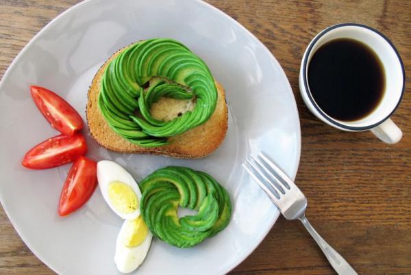 インスタにアップしたい美しさ！超簡単【アボカドローズ】の作り方