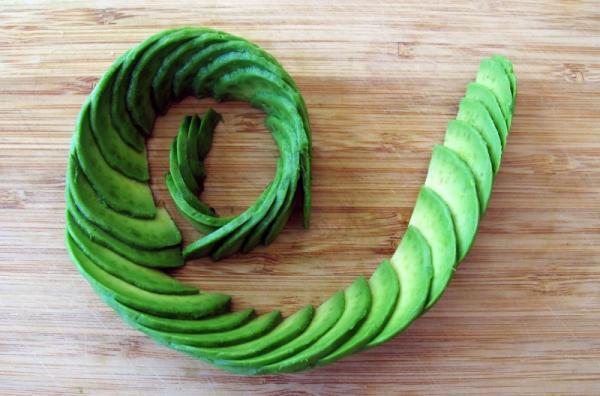 インスタにアップしたい美しさ！超簡単【アボカドローズ】の作り方