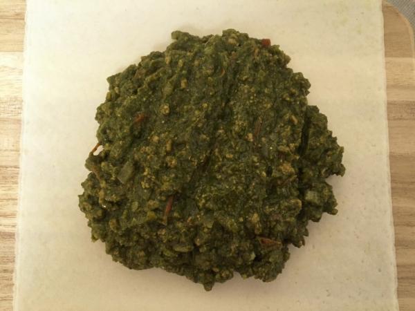 フライパンサイズのBIGな”ピザ餃子”って？【餃子女子必見】