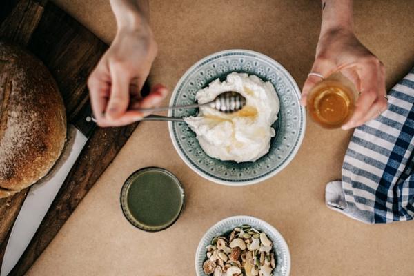 混ぜるだけで美容・美腸効果アップ！意外なヨーグルトアレンジ術３