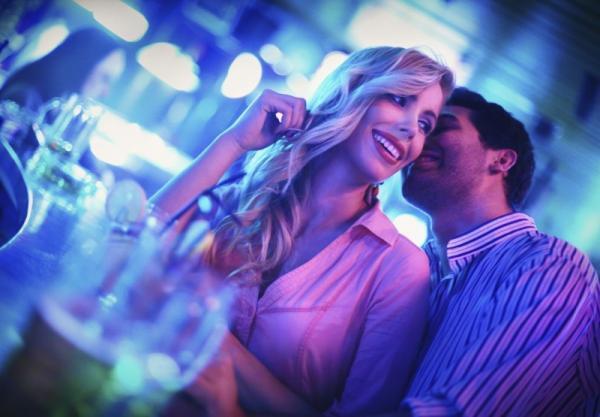 Can I buy you a drink？から始まる出会い！上手に答える方法とは？